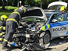 Policist mli pi vjezdu k udlosti dopravn nehodu v ulici Plzesk. (1....