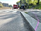 Policist mli pi vjezdu k udlosti dopravn nehodu v ulici Plzesk. (1....