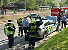 Policist mli pi vjezdu k udlosti dopravn nehodu v ulici Plzesk. (1....