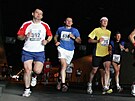 Maratontí bci zdolávají Tnovský tunel. Jinak zvaný Husákovo ticho. Jedno z...