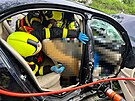 Po eln srce v Ostrav-Petkovicch museli hasii z havarovanho vozu...