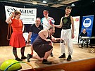Herci hradeckho souboru Bizoni se vnuj improvizaci.