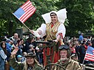 Slavnosti svobody. Jízdou historických vojenských vozidel Conwoy of Liberty...