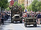 Slavnosti svobody. Jízdou historických vojenských vozidel Conwoy of Liberty...