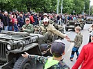 Slavnosti svobody. Jízdou historických vojenských vozidel Conwoy of Liberty...
