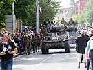 Slavnosti svobody. Jízdou historických vojenských vozidel Conwoy of Liberty...