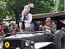 Slavnosti svobody. Jízdou historických vojenských vozidel Conwoy of Liberty...