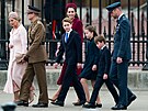 Vévodkyn z Edinburghu Sophie, princ Edward, princ George, princezna Kate,...