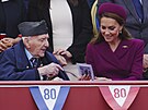 Válený veterán Bernard Morgan a princezna Kate na oslavách Dne vítzství v...
