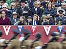 Princezna Kate, princezna Charlotte, princ George, princ Louis a princ William...