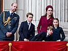 Princ William, princ George, princezna Kate, princ Louis a princezna Charlotte...