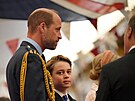 Princ William a princ George na setkání s veterány v Buckinghamském paláci (5....