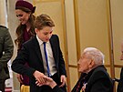 Princ George a princezna Kate na setkání s veterány v Buckinghamském paláci (5....