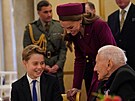 Princ George a princezna Kate na setkání s veterány v Buckinghamském paláci (5....