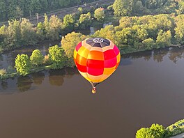 Sout� ultralehkých balon� Lety v Letech (kv�ten 2025)