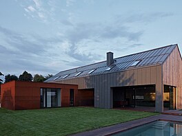 Stavbu Engel House navrhlo studio CMC architects  Vít Máslo a David R....
