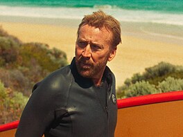 Nicolas Cage ve filmu The Surfer