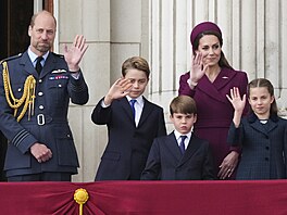 Princ William, princ George, princ Louis, princezna Kate a princezna Charlotte...