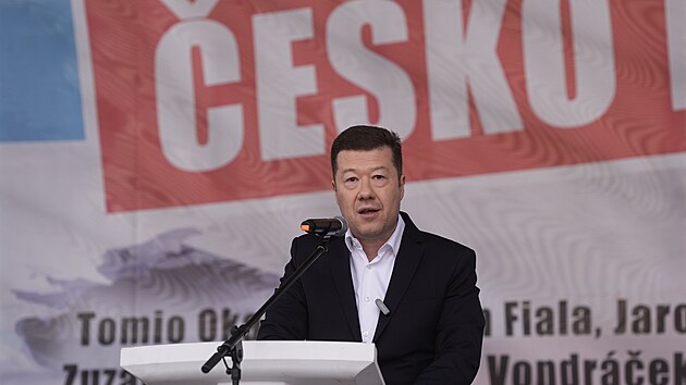 Celon�rodn� ve�ejn� setk�n� p�i p��le�itosti 80. v�ro�� od konce druh� sv�tov� v�lky. Starom�stsk� n�m�st� v Praze. Po��d� spolek �esko proti b�d�. Na sn�mku Tomio Okamura (SPD). (8. kv�ten 2025)