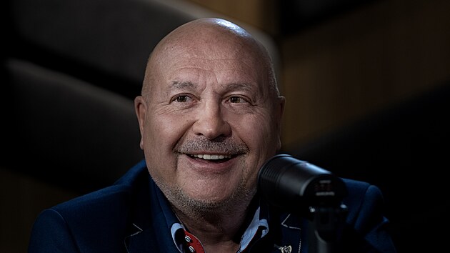 Hostem poadu Rozstel je Michal David, zpvk a skladatel