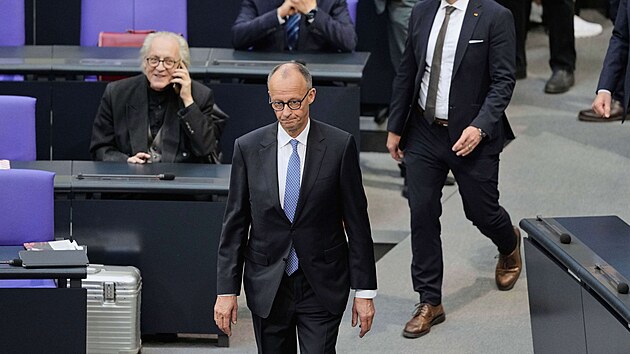 Poslanci n�meck�ho Spolkov�ho sn�mu v prvn�m kole nezvolili p�edsedu K�es�anskodemokratick� unie (CDU) Friedricha Merze nov�m n�meck�m kancl��em. (6. kv�tna 2025)