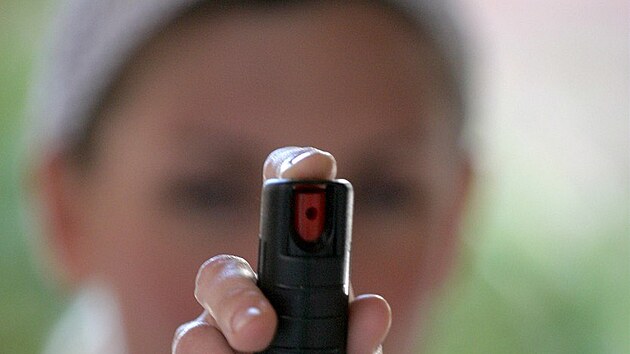 Nau�te se spr�vn� br�nit pep�ov�m sprejem