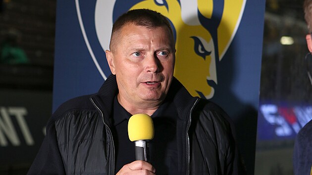 �editel Sdru�ení prvoligových klub� ledního hokeje Daniel Sadil.