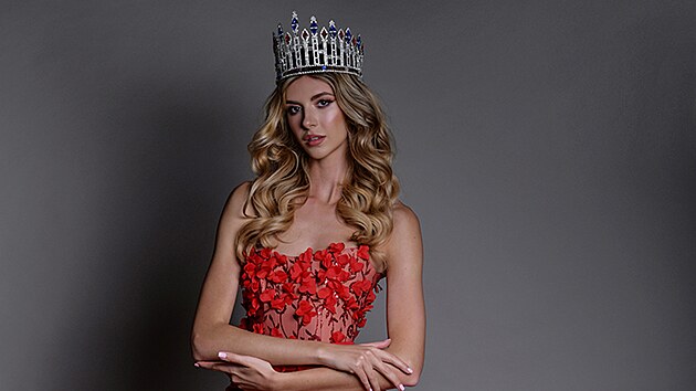 Brnnsk modelka Karin Bacilkov vyhrla v roce 2024 sout Miss esk republiky. S modelingem zaala u ve tincti letech.