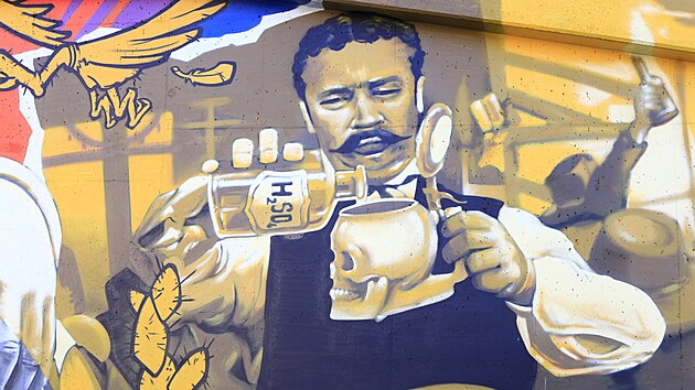 Nov graffiti na oprn zdi v aracov ulici v brnnskm Komn znzoruje osobnosti brnnsk kulturn scny. Na snmku Vladimr Menk.