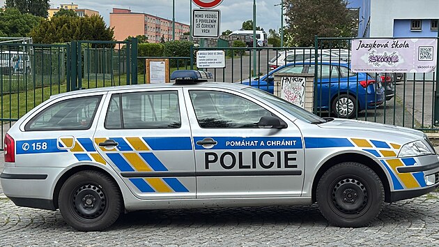 Prask policie a zchrann sluba vyjdly k ppadu stedn zvan zrannmu dtti ve kole ve Veleslavn. (7. kvtna 2025)
