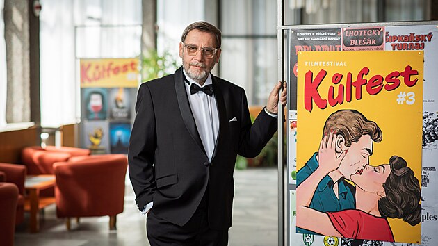 Tom� T�pfer v komedi�ln�m sn�mku Kotrmelce pana herce