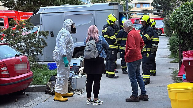 Domovn prohldka ve Stodlkch na Praze 5 v souvislosti s drogovou problematikou. (5. kvtna 2025)