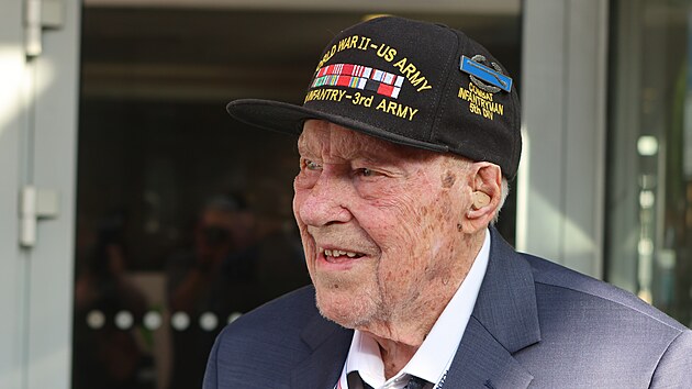 Devtadevadestilet americk vetern Harry Humason se do Evropy vrtil po 80 letech. V Plzni navtvil Slavnosti svobody. (1. kvtna 2025)