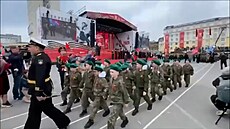 Ve Vladivostoku pochodovaly dti k výroí poráky nacismu, vetn ák z KLDR.