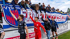 Fotbalisté Vykova se louí s fanouky po druholigovém utkání proti Líni,...
