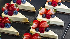 Dorty z produkce kavárny Cukrové nebe v Brn�. Vlastní ji Iva Spasiuková s...