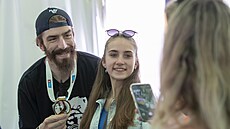 Peter Mueller z Komety Brno na autogramiád s fanouky po mistrovské sezon....