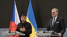 Ukrajinský prezident Volodymyr Zelenskyj a Petr Fiala  na tiskové konferenci po...