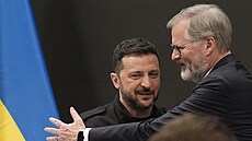 Tomio Okamura prohlauje, e kdy bude po volbách ve vlád, chce revidovat vechna povolení k pobytu Ukrajincm, kteí jsou v esku. Podporu by pro to ale nenae ani u ANO.