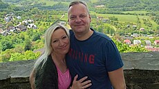 Denisa Radová z Ostravy se svým man�elem.