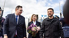 Prezident Ukrajiny Volodomyr Zelenskyj piletel se svou manelkou Olenou na...