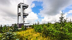 Nejvy��í vrchol na �eském území je 1 124 metr� vysoký Smrk (na�e nejsevern�j�í...