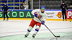 eský útoník Jakub Lauko nahrává na tréninku reprezentace v Herningu.