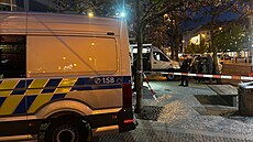 Policisté, celníci a psovodi zasahovali na And�lu b�hem ve�erní kontrolní akce...