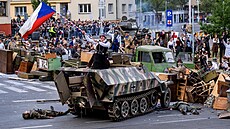Rekonstrukce boj� z Pra�ského povstání v dne�ní Praze 4 � Barikáda 2025, která...