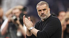 Ange Postecoglou, trenér fotbalist Tottenhamu, bhem úvodního semifinále...