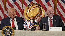 Americký prezident Donald Trump hovoí na tiskové konferenci k fotbalovému...