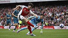 Declan Rice z Arsenalu se prosazuje v utkání proti Bournemouthu.