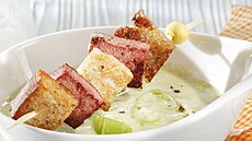 Pórková polévka se �pízy z játrového sýra