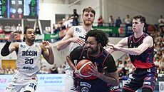 Jordan Brown sebral pod koem mí.